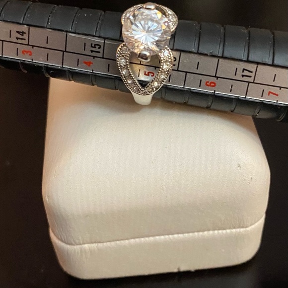 Vintage 925 Sterling Silver Cubic Zirconia ring - Picture 7 of 9